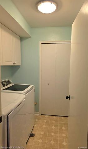 10228 Nancys Boulevard 40, Grosse Ile, MI 48138