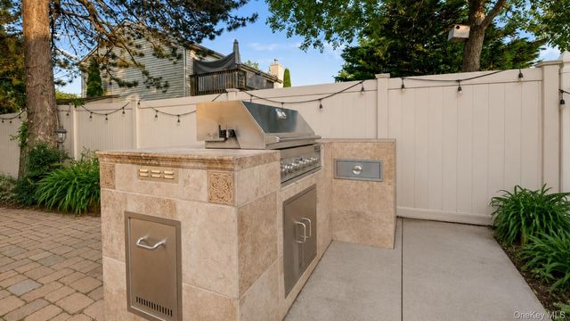502 Martha Avenue, Bellport, NY 11713