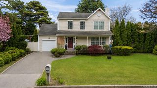 502 Martha Avenue, Bellport, NY 11713