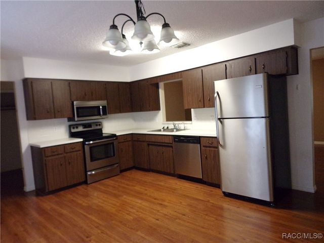 100 E Knightsbridge Place, Lecanto, FL 34461