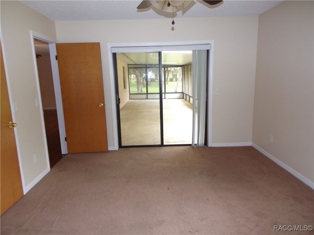 100 E Knightsbridge Place, Lecanto, FL 34461