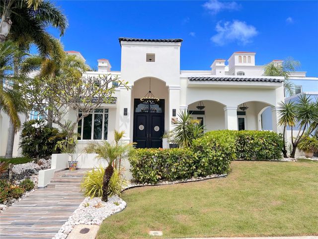 3 MALACHITE, Vega Alta, PR 00692