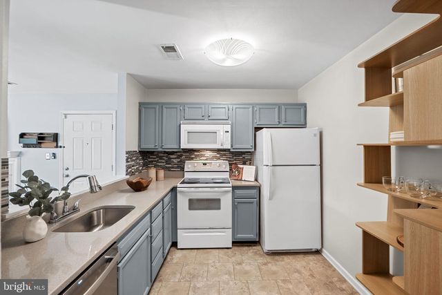 4561 INTERLACHEN CT #H, Alexandria, VA 22312