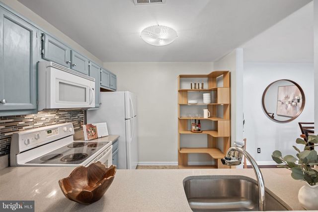 4561 INTERLACHEN CT #H, Alexandria, VA 22312