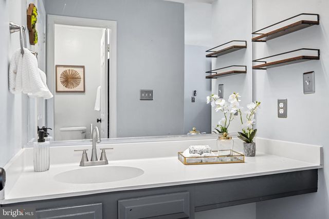 4561 INTERLACHEN CT #H, Alexandria, VA 22312