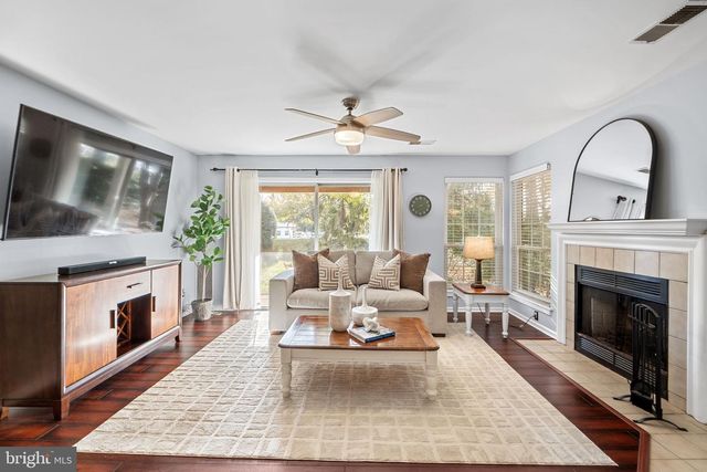 4561 INTERLACHEN CT #H, Alexandria, VA 22312