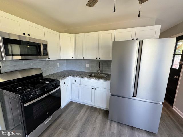1015 ALCYON DR, Bellmawr, NJ 08031