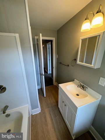 1015 ALCYON DR, Bellmawr, NJ 08031