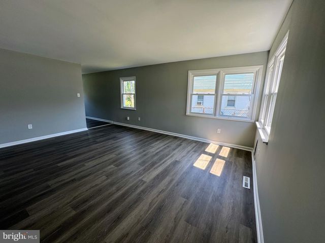 1015 ALCYON DR, Bellmawr, NJ 08031