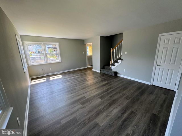 1015 ALCYON DR, Bellmawr, NJ 08031