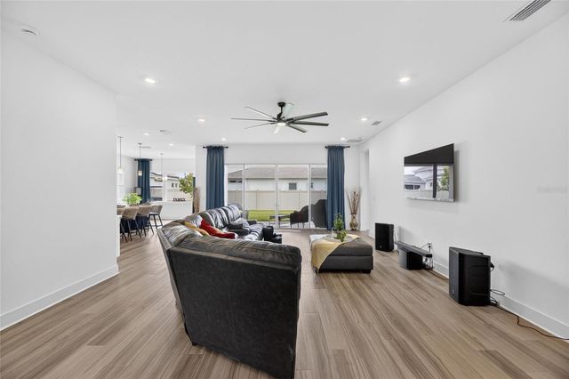 8634 DRUMMER PLANK DRIVE, Wesley Chapel, FL 33545