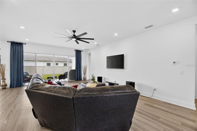 8634 DRUMMER PLANK DRIVE, Wesley Chapel, FL 33545