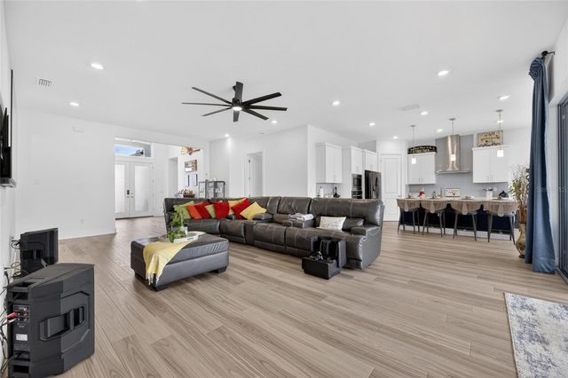 8634 DRUMMER PLANK DRIVE, Wesley Chapel, FL 33545