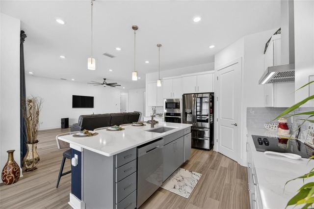 8634 DRUMMER PLANK DRIVE, Wesley Chapel, FL 33545