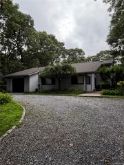 17 Columbine Avenue S, Hampton Bays, NY 11946