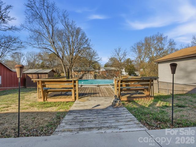 1537 Brookdale Avenue, Charlotte, NC 28210