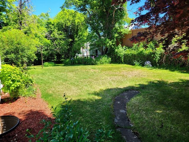 15 Warren St, Southbridge, MA 01550