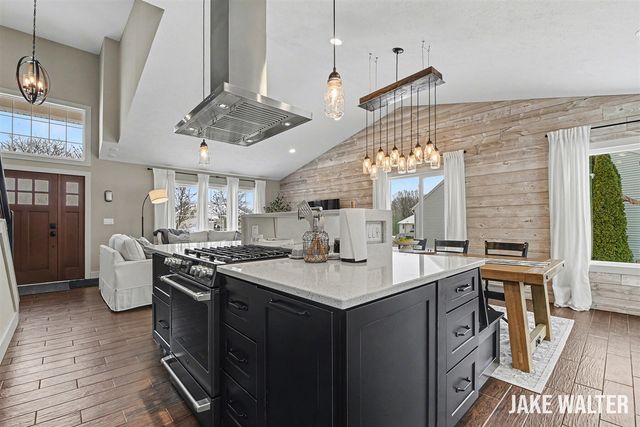 5314 S Silverstone Drive, Comstock Park, MI 49321