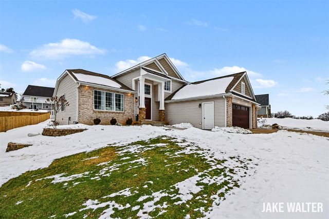 5314 S Silverstone Drive, Comstock Park, MI 49321