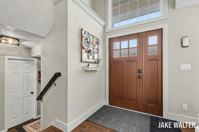 5314 S Silverstone Drive, Comstock Park, MI 49321