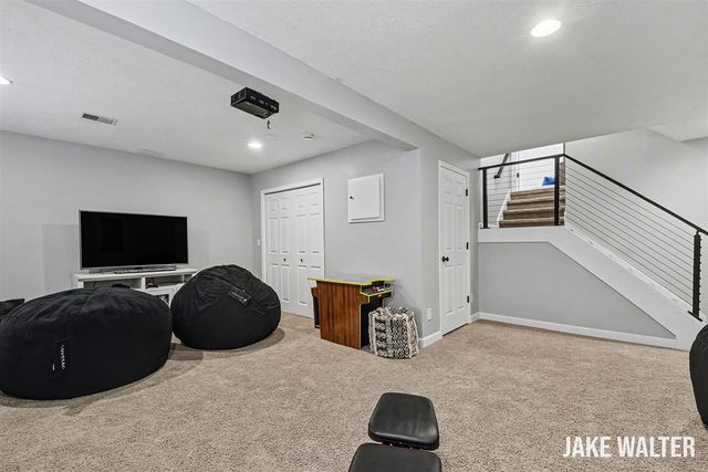 5314 S Silverstone Drive, Comstock Park, MI 49321