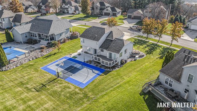 5314 S Silverstone Drive, Comstock Park, MI 49321