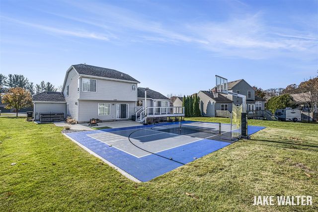 5314 S Silverstone Drive, Comstock Park, MI 49321