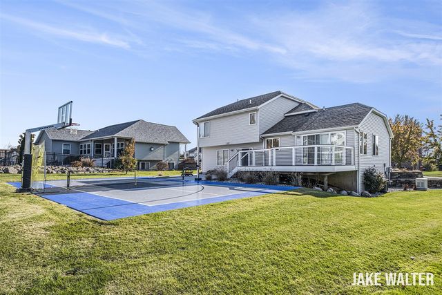 5314 S Silverstone Drive, Comstock Park, MI 49321