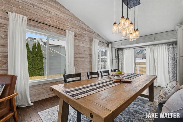 5314 S Silverstone Drive, Comstock Park, MI 49321