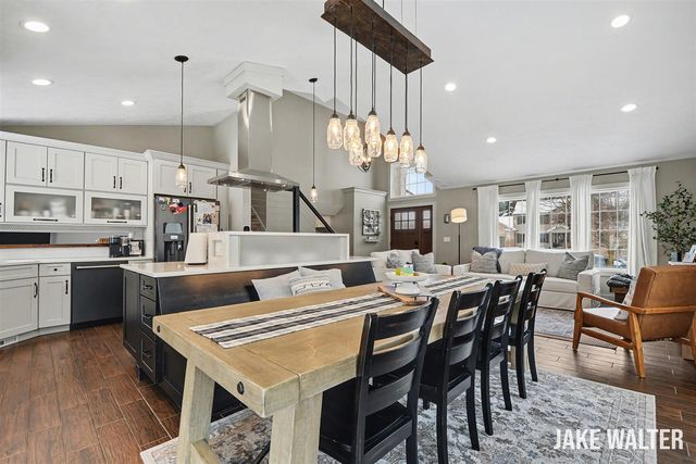 5314 S Silverstone Drive, Comstock Park, MI 49321