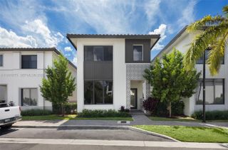 8026 NW 43rd St, Doral, FL 33166