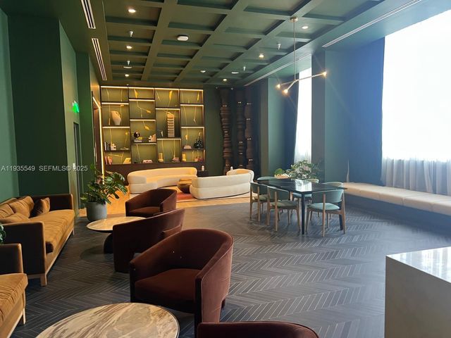 11 NE 6 ST 1407, Miami, FL 33132