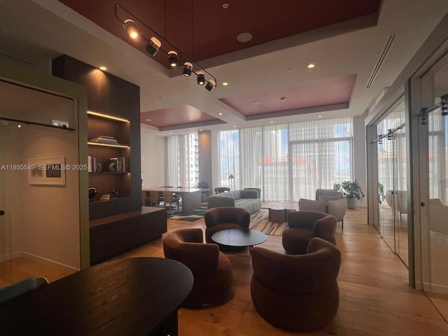 11 NE 6 ST 1407, Miami, FL 33132