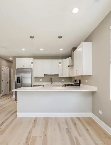 3822 W Huron Street 3, Chicago, IL 60624