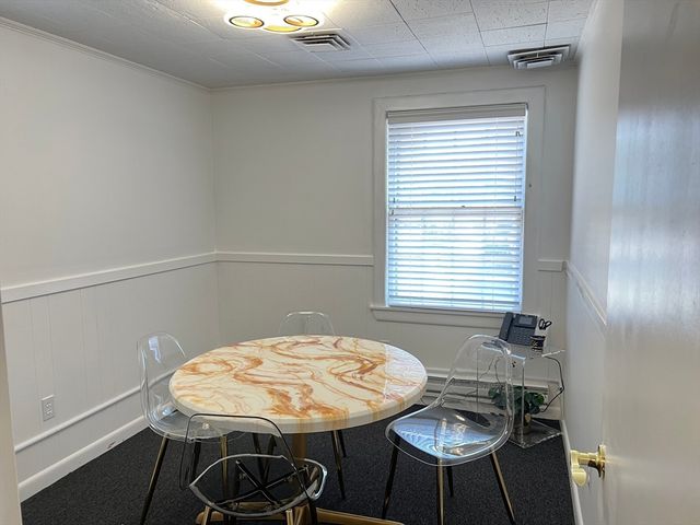 133 Maple St Suite 2, Springfield, MA 01105