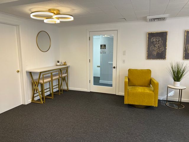 133 Maple St Suite 2, Springfield, MA 01105