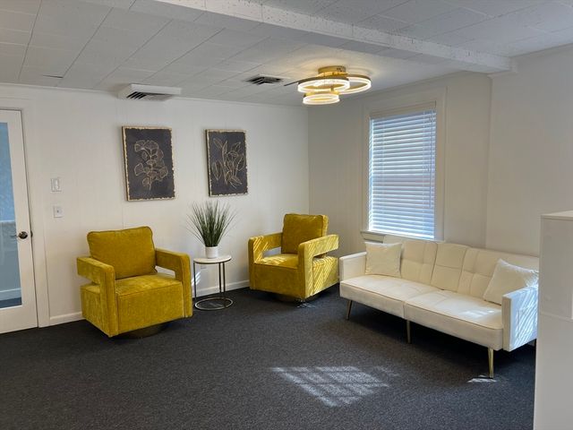 133 Maple St Suite 2, Springfield, MA 01105