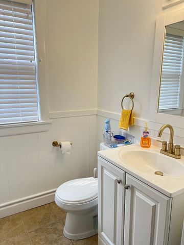 133 Maple St Suite 2, Springfield, MA 01105