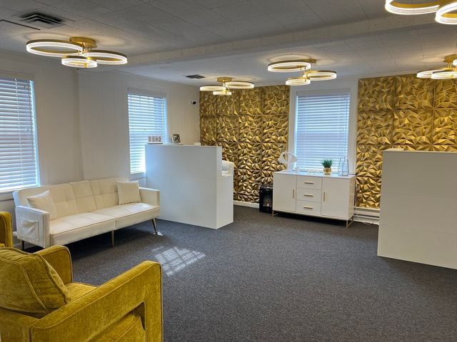 133 Maple St Suite 2, Springfield, MA 01105