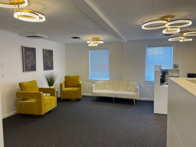 133 Maple St Suite 2, Springfield, MA 01105