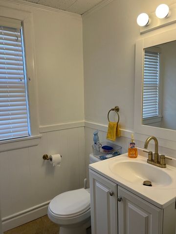 133 Maple St Suite 2, Springfield, MA 01105