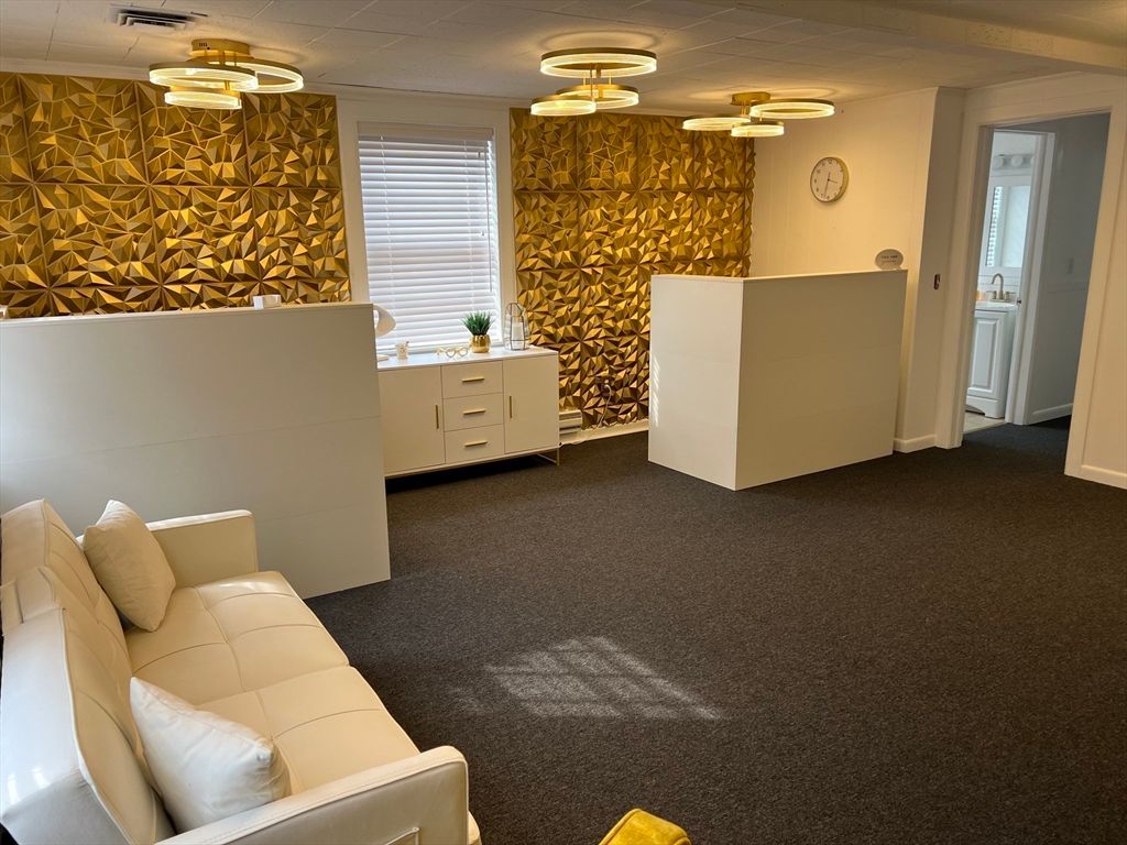 133 Maple St Suite 2, Springfield, MA 01105