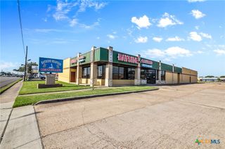 4202 N Navarro Street, Victoria, TX 77901