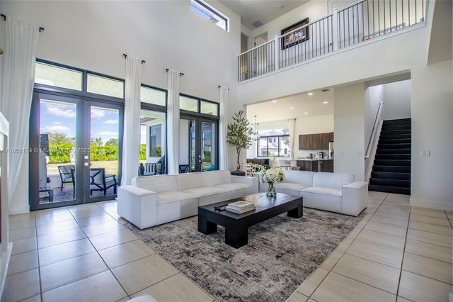 15821 SW 49th St, Southwest Ranches, FL 33331