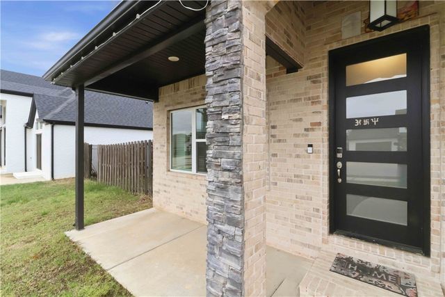 1541 Bristol Lane, Centerton, AR 72719
