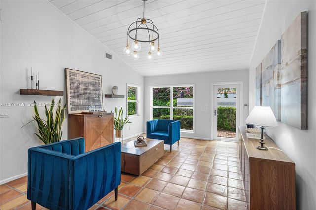 1015 SE 11th Court, Fort Lauderdale, FL 33316