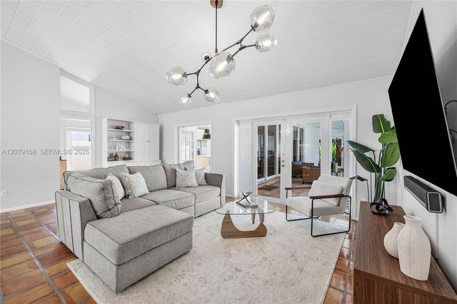 1015 SE 11th Court, Fort Lauderdale, FL 33316