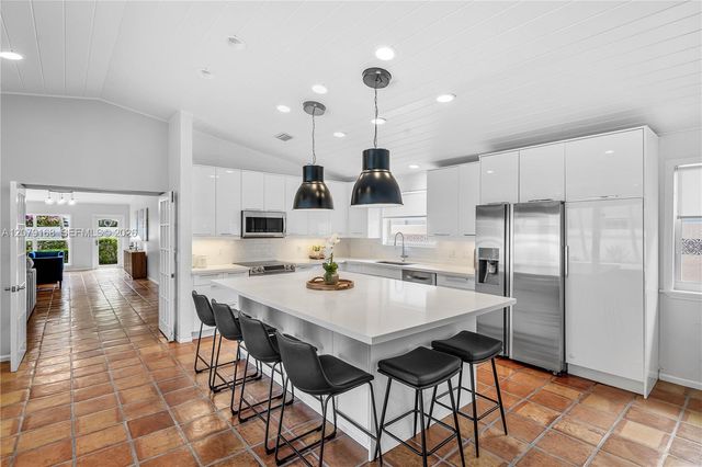 1015 SE 11th Court, Fort Lauderdale, FL 33316