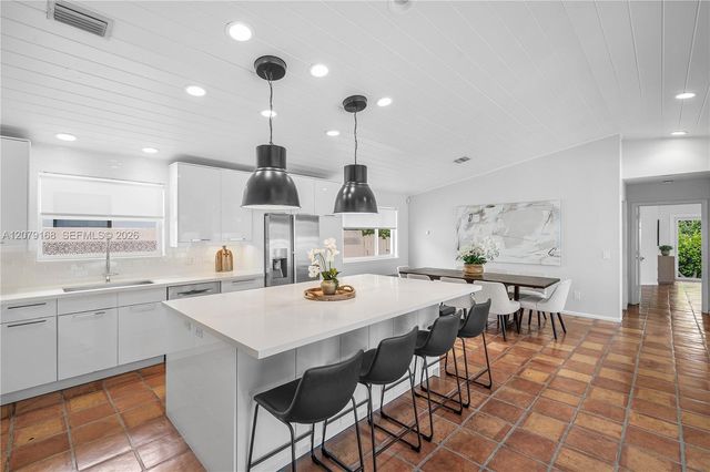 1015 SE 11th Court, Fort Lauderdale, FL 33316