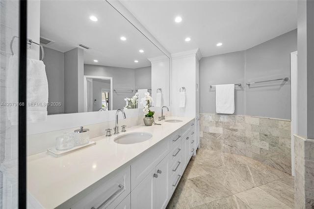 1015 SE 11th Court, Fort Lauderdale, FL 33316